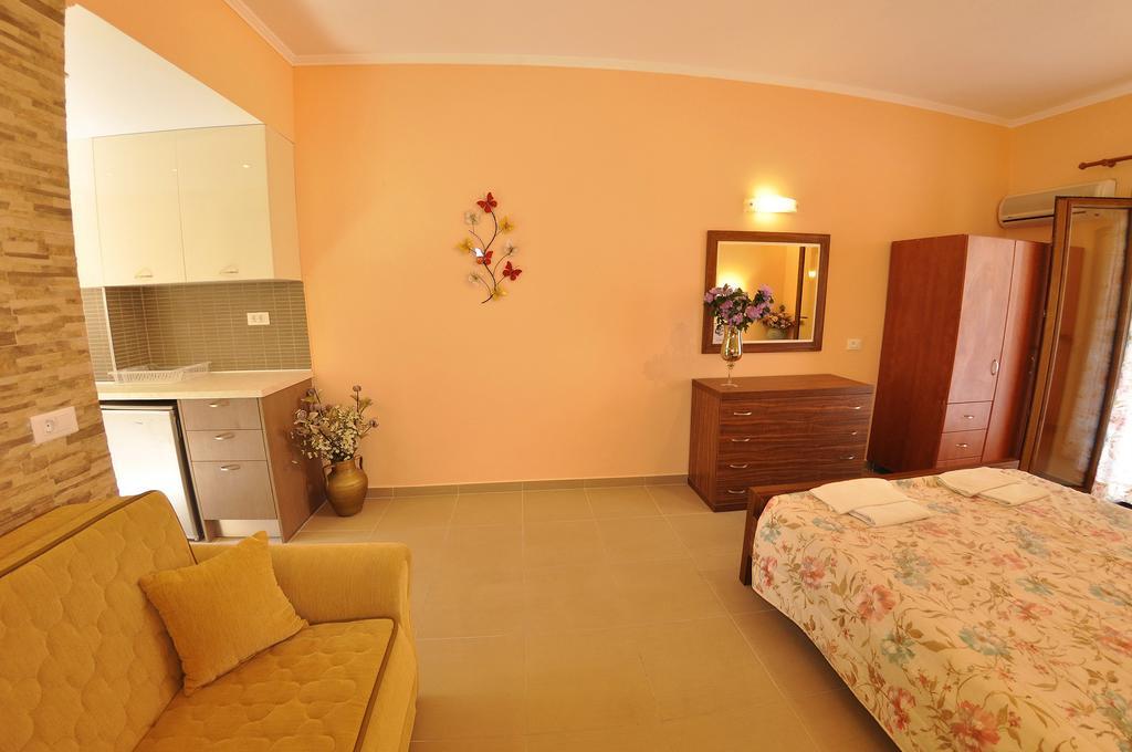 Villa Birlis Liapades Bilik gambar